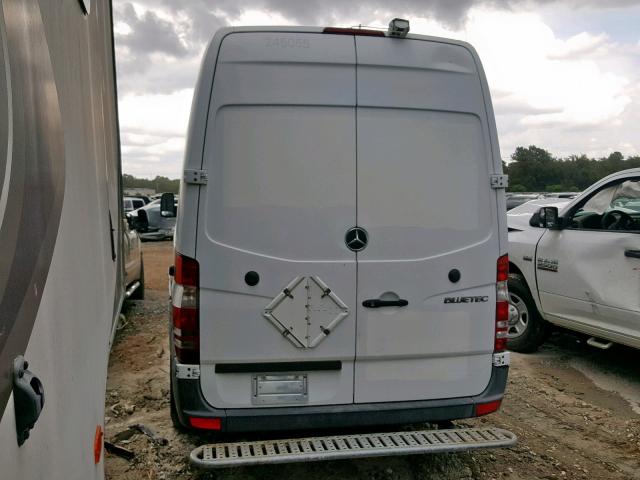 WD3PE8CB9B5587942 - 2011 MERCEDES-BENZ SPRINTER 2 WHITE photo 3