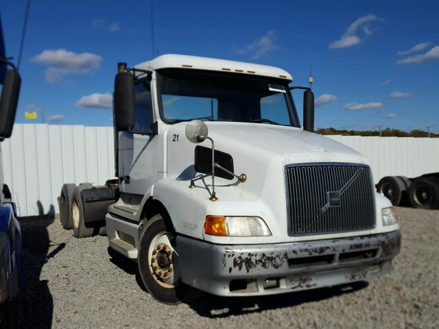 4VG7DAJJ4XN785045 - 1999 VOLVO VN WHITE photo 1