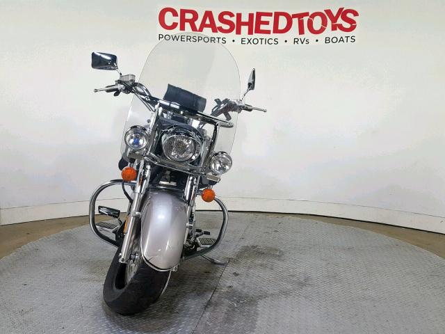 1HFSC52004A101748 - 2004 HONDA VT1300 S SILVER photo 3