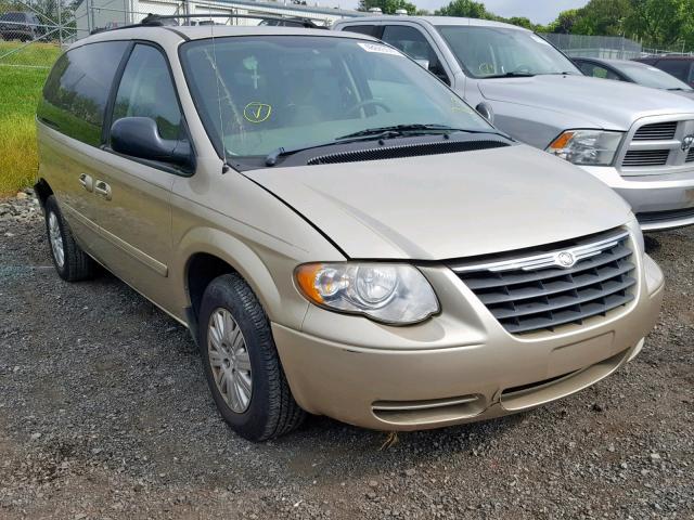 2C4GP44R55R574875 - 2005 CHRYSLER TOWN & COU TAN photo 1