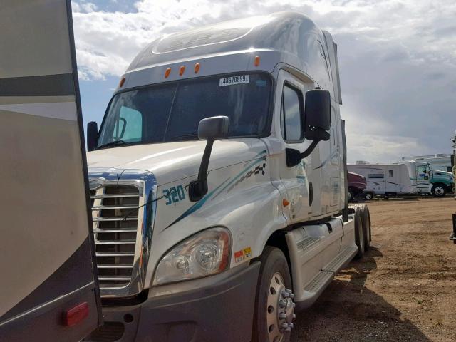 1FUJGLDR8CLBC3310 - 2012 FREIGHTLINER CASCADIA 125  photo 2