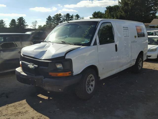 1GCSGAFXXC1115914 - 2012 CHEVROLET EXPRESS G1 WHITE photo 2