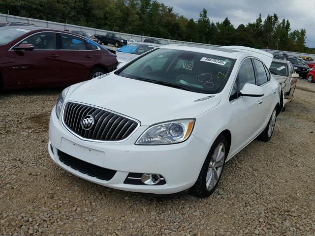 1G4PR5SK5D4115848 - 2013 BUICK VERANO CON WHITE photo 2