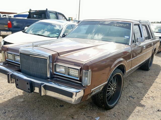 1LNBM82F5JY698455 - 1988 LINCOLN TOWN CAR S BROWN photo 2