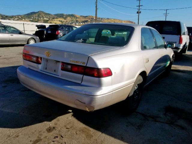 4T1BG22K7VU025469 - 1997 TOYOTA CAMRY CE GRAY photo 4