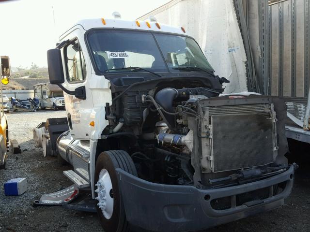 1FUJGEDV4CSBE5898 - 2012 FREIGHTLINER CASCADIA 1 WHITE photo 1