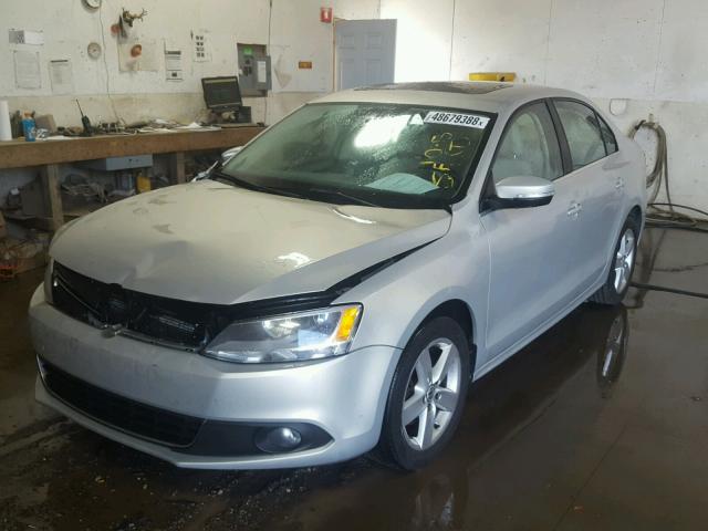 3VWLL7AJ9BM106982 - 2011 VOLKSWAGEN JETTA TDI SILVER photo 2