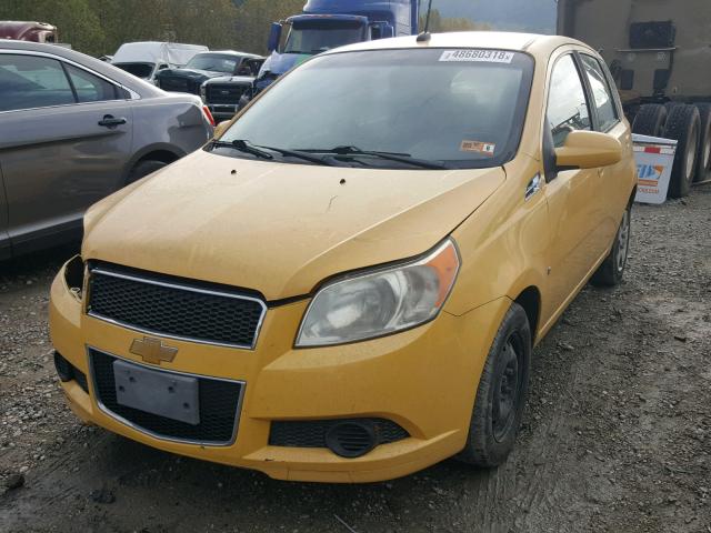 KL1TD66E89B623348 - 2009 CHEVROLET AVEO LS YELLOW photo 2