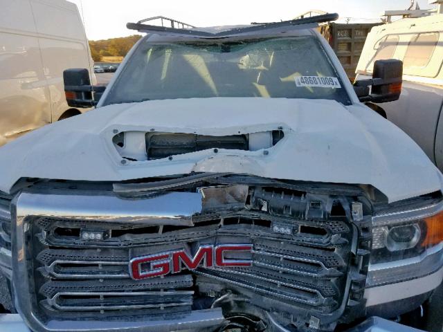 1GD42TCYXKF258102 - 2019 GMC SIERRA K35 WHITE photo 9