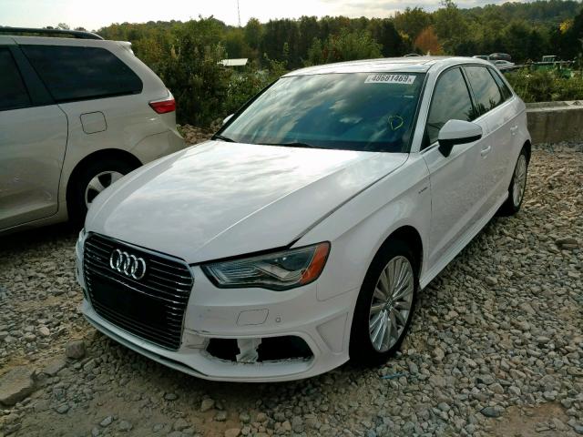 WAUTPBFF9GA101054 - 2016 AUDI A3 E-TRON WHITE photo 2