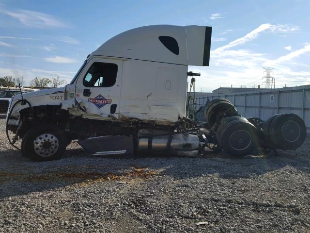 3AKJGLD54GSGT9255 - 2016 FREIGHTLINER CASCADIA 1 WHITE photo 9