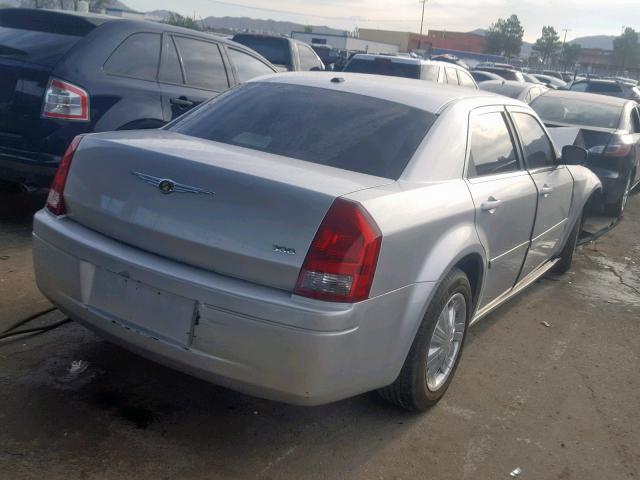 2C3KA43R16H493655 - 2006 CHRYSLER 300 SILVER photo 4