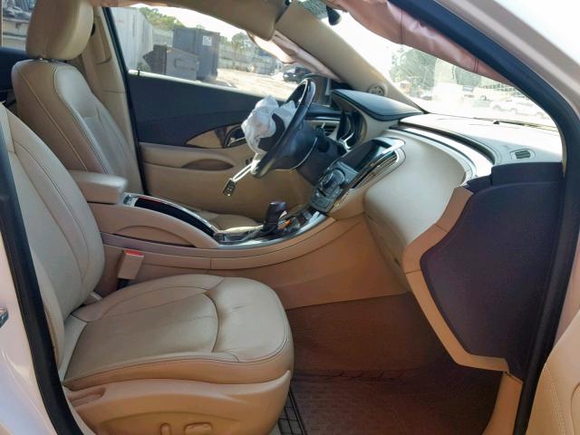 1G4GJ5E3XDF214097 - 2013 BUICK LACROSSE T WHITE photo 5