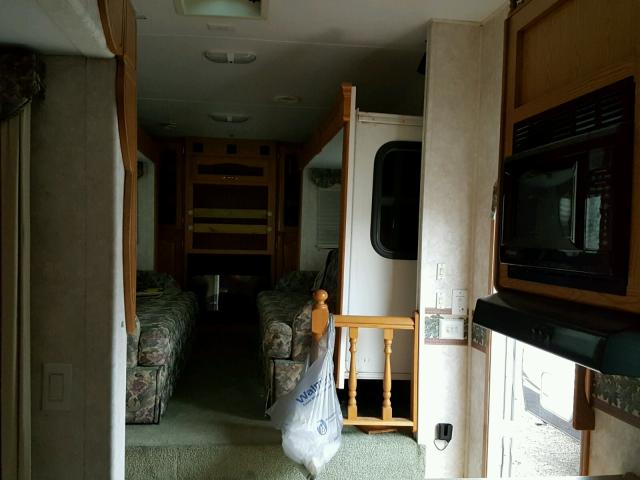 4YDF368204D509737 - 2004 KEYSTONE MONTANA WHITE photo 5