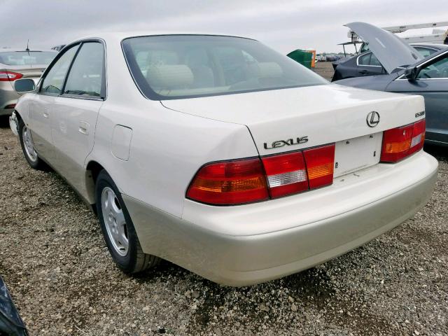 JT8BF28G7X0195334 - 1999 LEXUS ES 300 WHITE photo 3