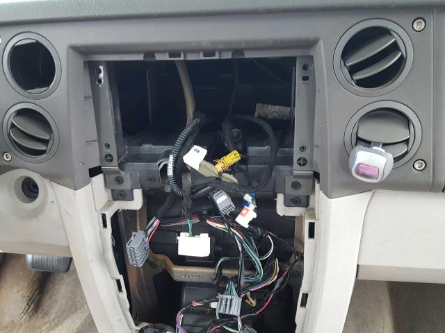 1J8HG58N38C225253 - 2008 JEEP COMMANDER TAN photo 9