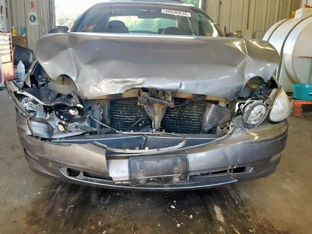 2G4WD582X71176615 - 2007 BUICK LACROSSE C GRAY photo 9