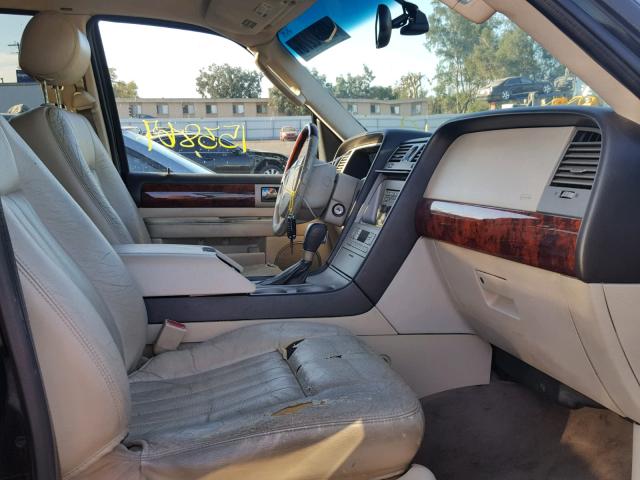 5LMFU27R43LJ10950 - 2003 LINCOLN NAVIGATOR შავი ფოტო 5