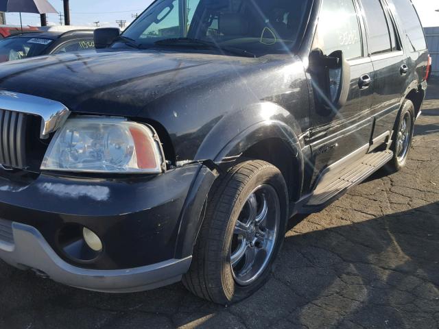 5LMFU27R43LJ10950 - 2003 LINCOLN NAVIGATOR შავი ფოტო 9