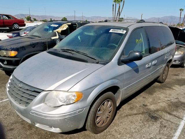 2C4GP64L55R474203 - 2005 CHRYSLER TOWN & COU SILVER photo 2