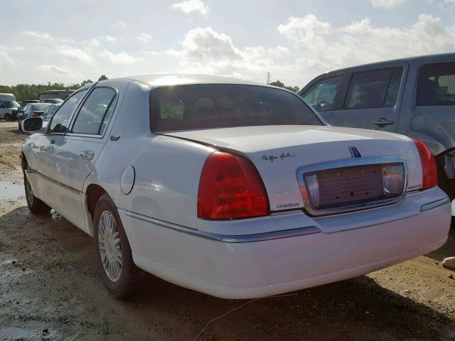 2LNBL8CV8AX627906 - 2010 LINCOLN TOWN CAR S WHITE photo 3