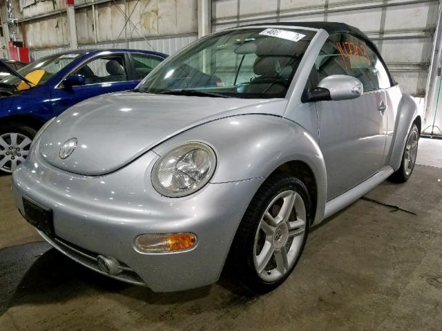 3VWCD31Y74M335893 - 2004 VOLKSWAGEN NEW BEETLE 银色 照片 2