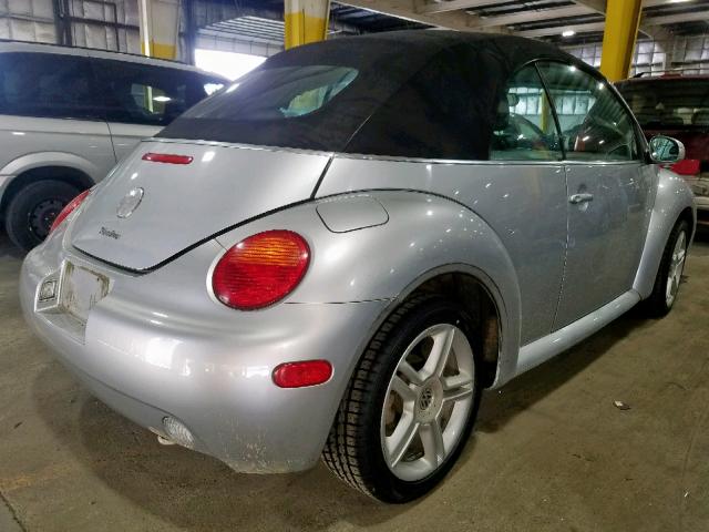 3VWCD31Y74M335893 - 2004 VOLKSWAGEN NEW BEETLE 银色 照片 4