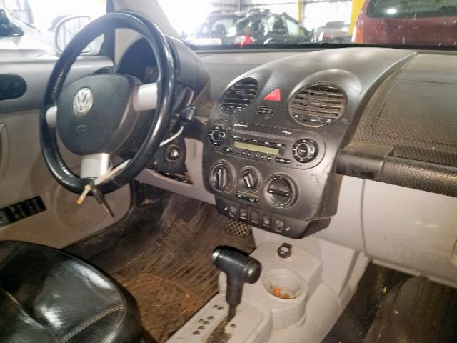 3VWCD31Y74M335893 - 2004 VOLKSWAGEN NEW BEETLE 银色 照片 9