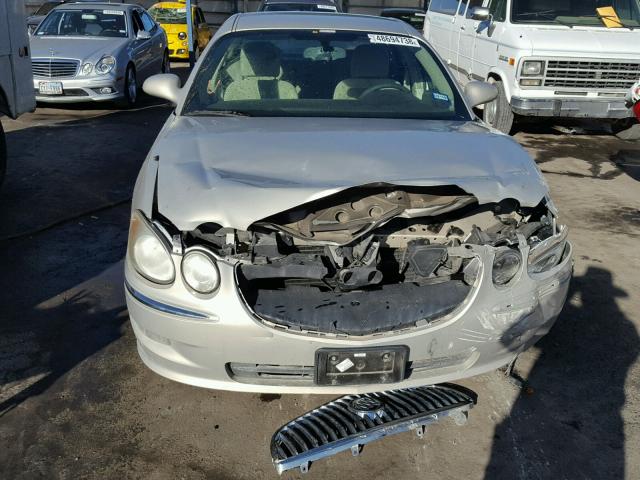 2G4WC582481282269 - 2008 BUICK LACROSSE C GOLD photo 10