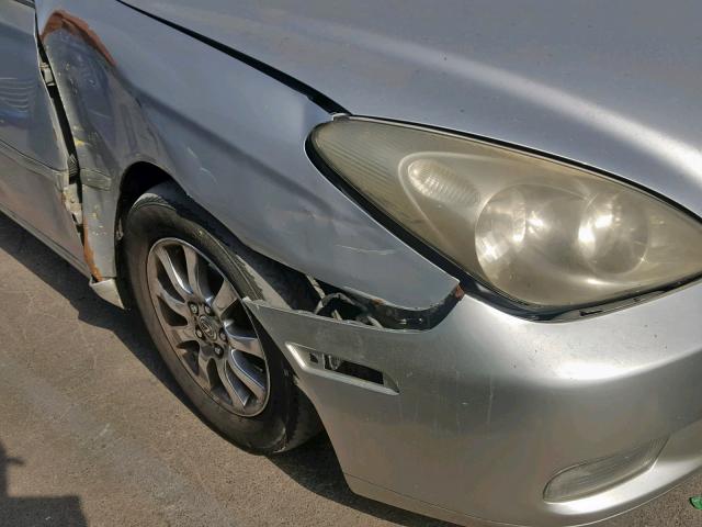 JTHBF30G625036477 - 2002 LEXUS ES 300 SILVER photo 9