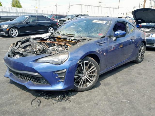 JF1ZNAA11H8705348 - 2017 TOYOTA 86 BASE BLUE photo 2