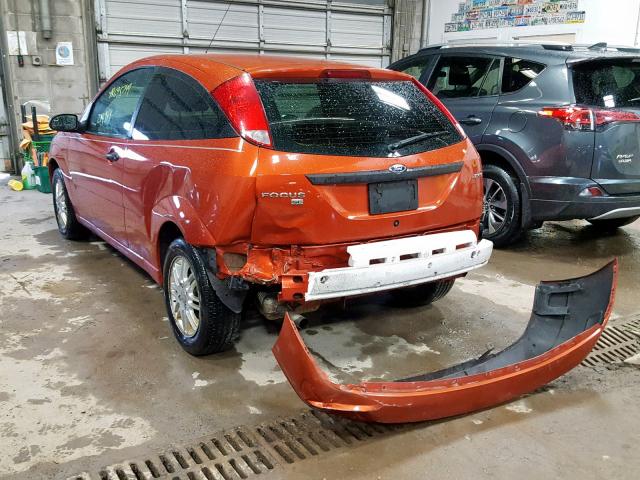 3FAFP31N25R134054 - 2005 FORD FOCUS ZX3 ORANGE photo 3