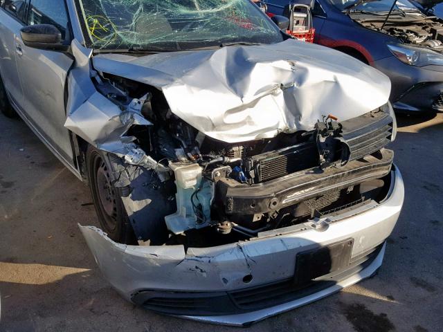 3VW1K7AJ8CM379567 - 2012 VOLKSWAGEN JETTA BASE SILVER photo 9