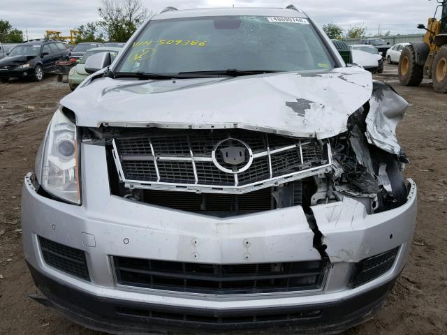 3GYFNDEY6BS509386 - 2011 CADILLAC SRX LUXURY SILVER photo 9