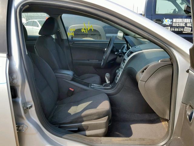 1G1ZC5E03AF179985 - 2010 CHEVROLET MALIBU 1LT 银色 照片 5
