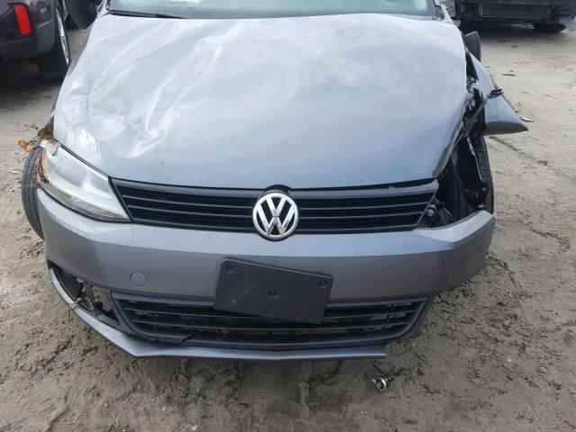 3VW2K7AJ3DM294433 - 2013 VOLKSWAGEN JETTA BASE Մոխրագույն լուսանկար 7