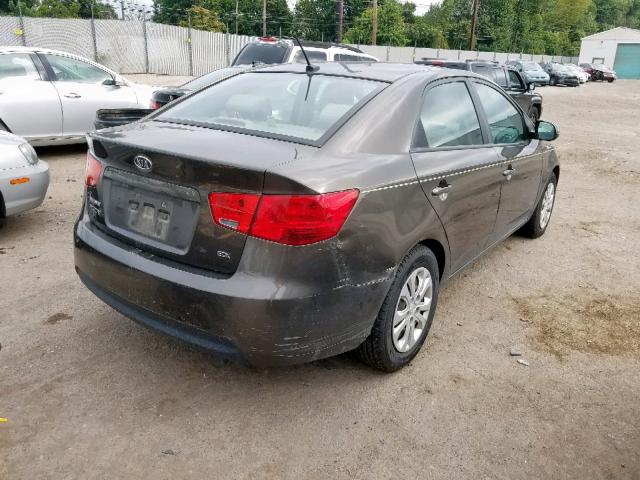 KNAFU4A20B5375671 - 2011 KIA FORTE EX GRAY photo 4