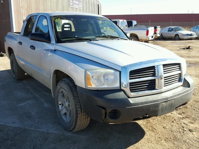 1D7HW28N85S226558 - 2005 DODGE DAKOTA QUA SILVER photo 1