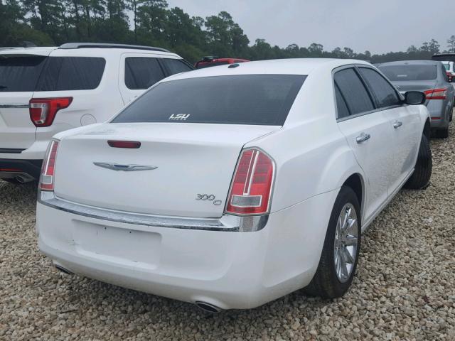 2C3CCAET8DH568838 - 2013 CHRYSLER 300C WHITE photo 4