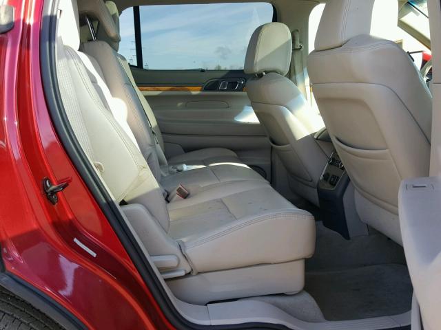 2LMHJ5FR4ABJ11637 - 2010 LINCOLN MKT RED photo 6