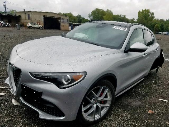 ZASFAKNN9J7B78819 - 2018 ALFA ROMEO STELVIO TI SILVER photo 2