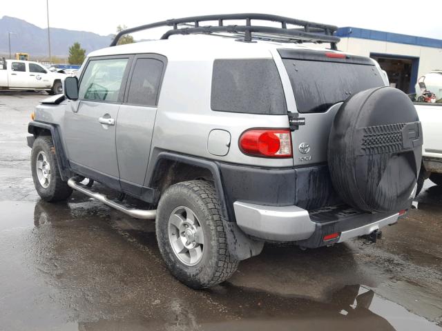 JTEBU4BF3AK094690 - 2010 TOYOTA FJ CRUISER SILVER photo 3