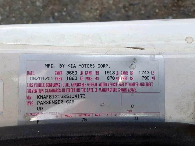 KNAFB121325114173 - 2002 KIA SPECTRA BA WHITE photo 10