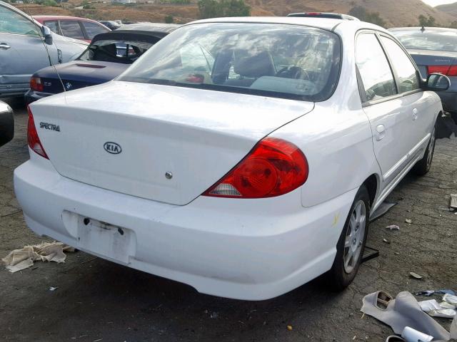 KNAFB121325114173 - 2002 KIA SPECTRA BA WHITE photo 4