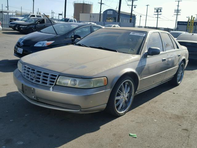 1G6KS54Y32U124407 - 2002 CADILLAC SEVILLE SL GOLD photo 2