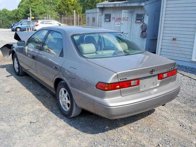 4T1BG22K4WU226151 - 1998 TOYOTA CAMRY CE TAN photo 3