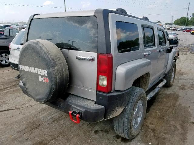 5GTDN136268111578 - 2006 HUMMER H3 SILVER photo 4