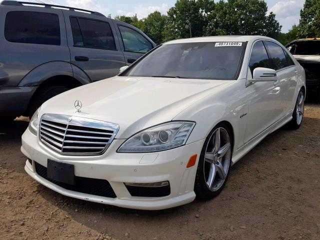 WDDNG7HB2AA329140 - 2010 MERCEDES-BENZ S 63 AMG WHITE photo 2