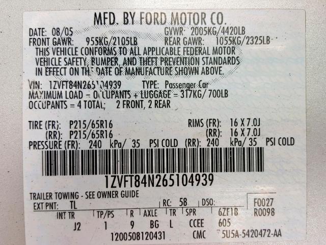 1ZVFT84N265104939 - 2006 FORD MUSTANG SILVER photo 10