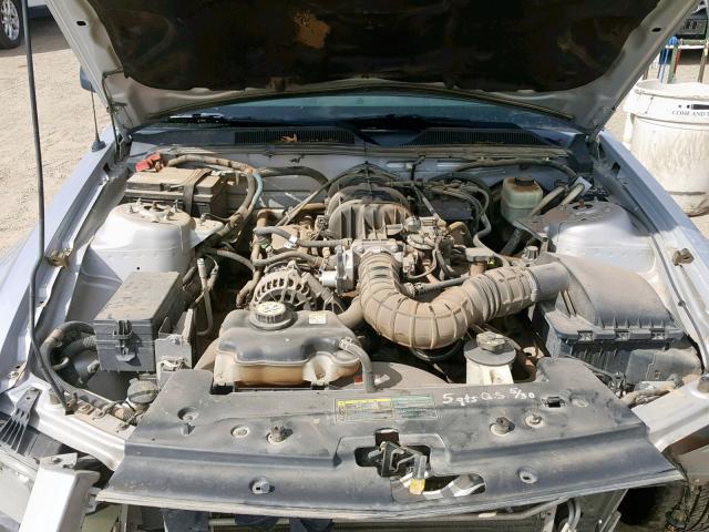 1ZVFT84N265104939 - 2006 FORD MUSTANG SILVER photo 7